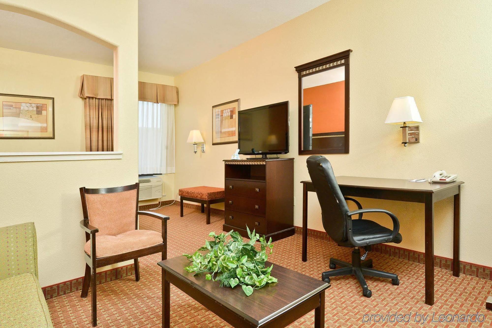 Western North Houston & Hotel 3*